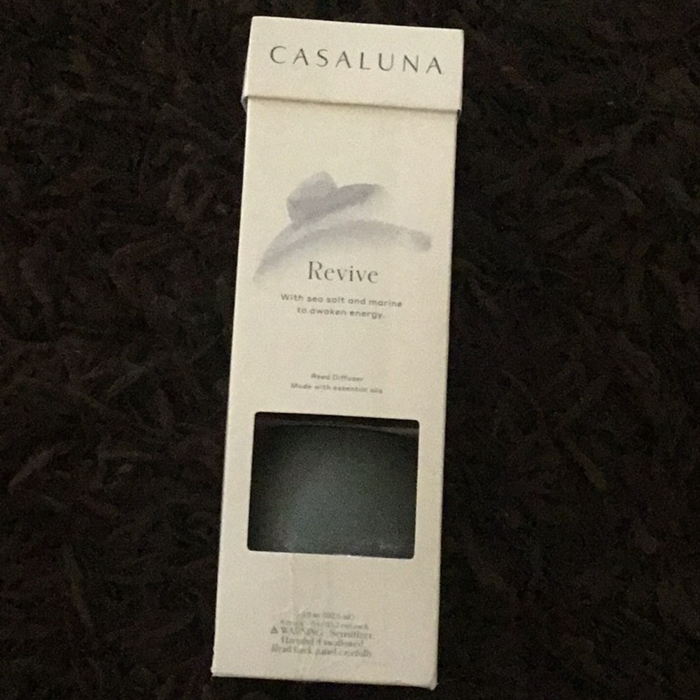 CASALUNA NWT reed diffuser -revive -5.5oz + 8 reeds ~ AWAKEN ENERGY ~ New
